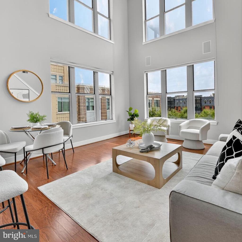 Arlington, Virginia, 22201, United States, 2 Bedrooms Bedrooms, ,2 BathroomsBathrooms,Residential,For Sale,1927773
