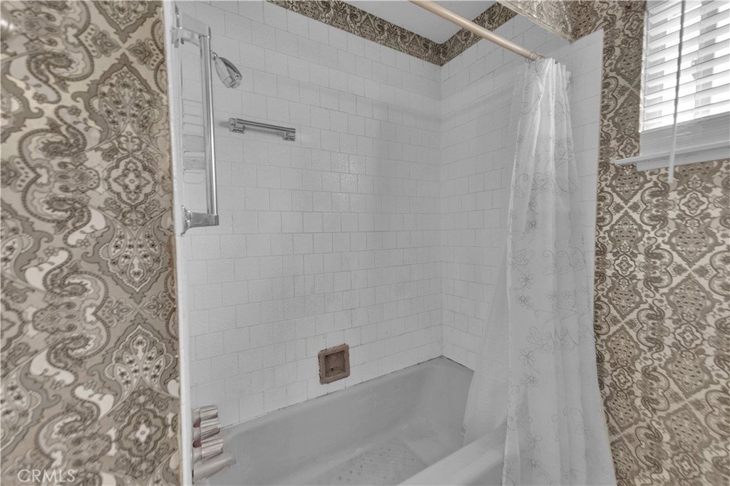 Azusa, California, 91702, United States, 3 Bedrooms Bedrooms, ,2 BathroomsBathrooms,Residential,For Sale,1910708