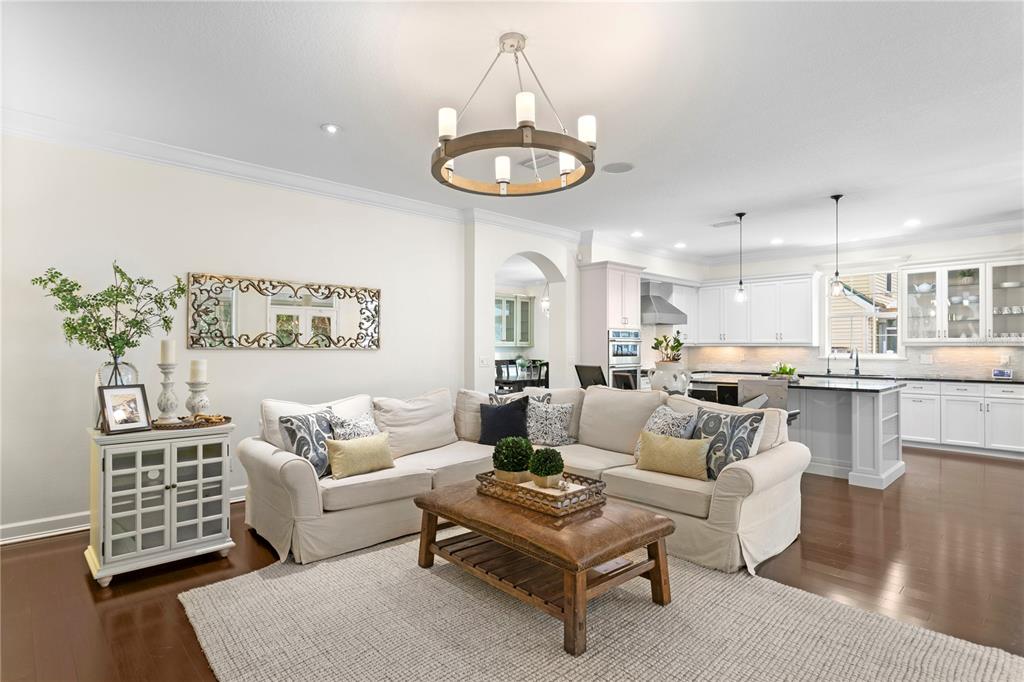 Tampa, Florida, 33629, United States, 4 Bedrooms Bedrooms, ,4 BathroomsBathrooms,Residential,For Sale,1885356