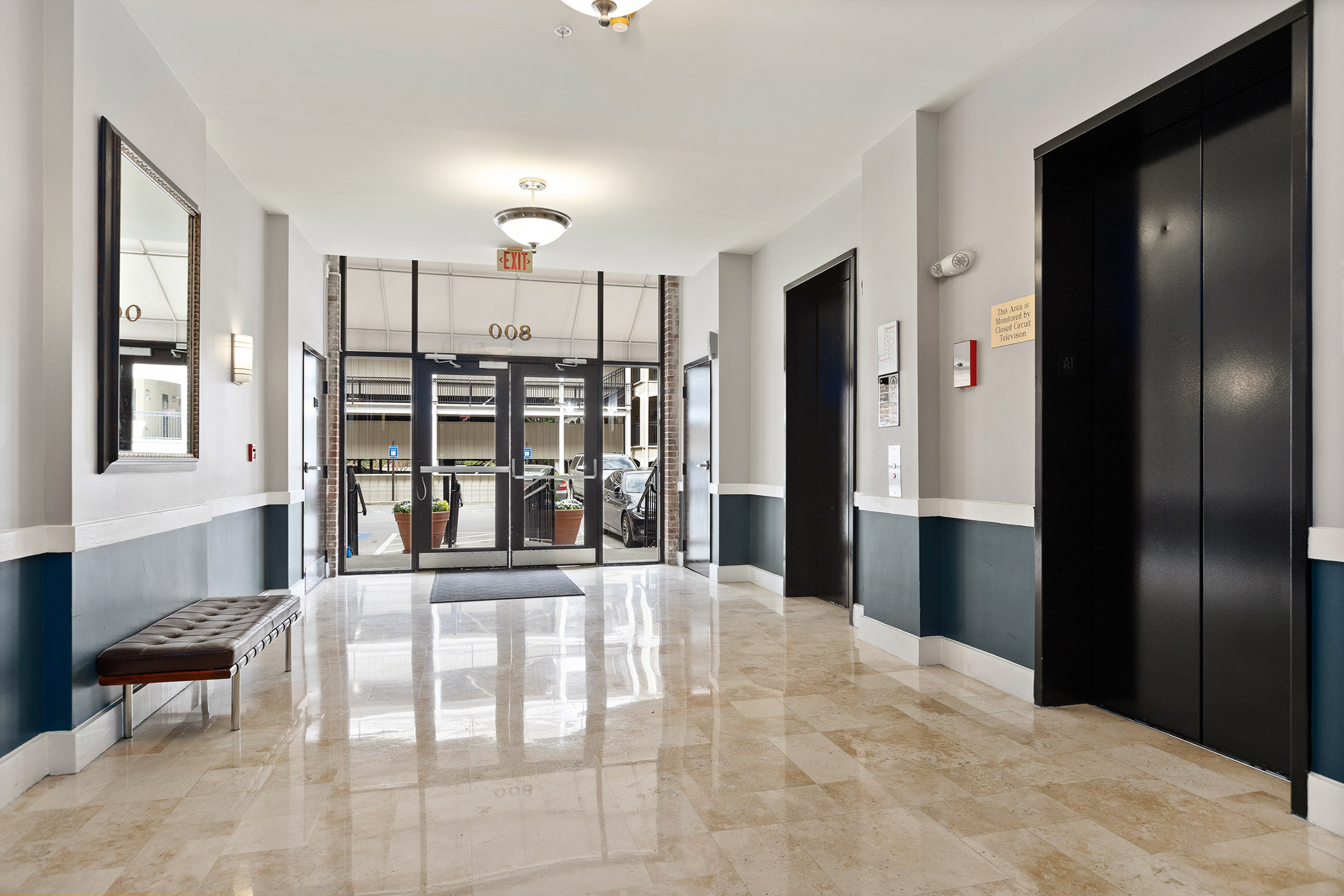  Spacious Heart-of-Midtown Condo - 物件實景