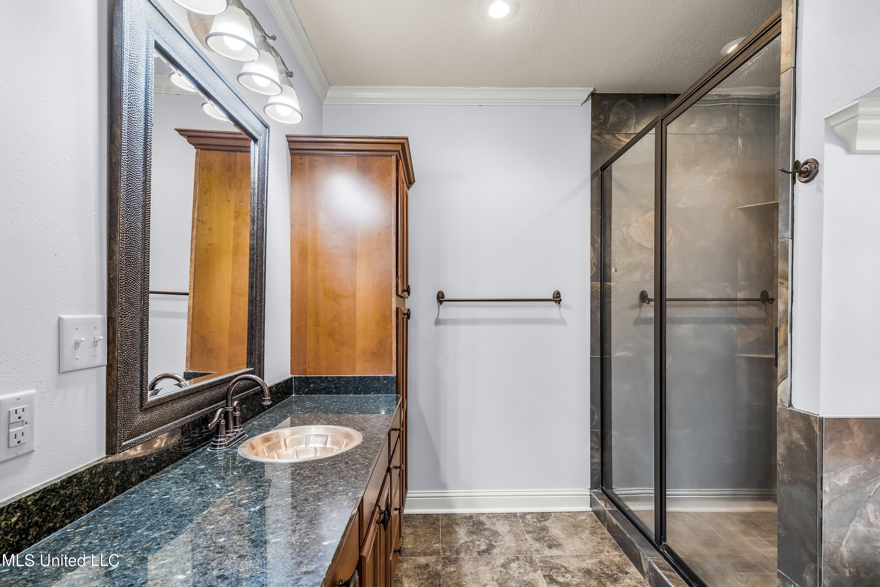 Ocean Springs, Mississippi, 39564, United States, 4 Bedrooms Bedrooms, ,3 BathroomsBathrooms,Residential,For Sale,1978241