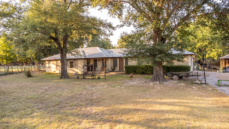 GRAND SALINE, Texas, 75140, United States, 3 Bedrooms Bedrooms, ,2 BathroomsBathrooms,Residential,For Sale,1960368