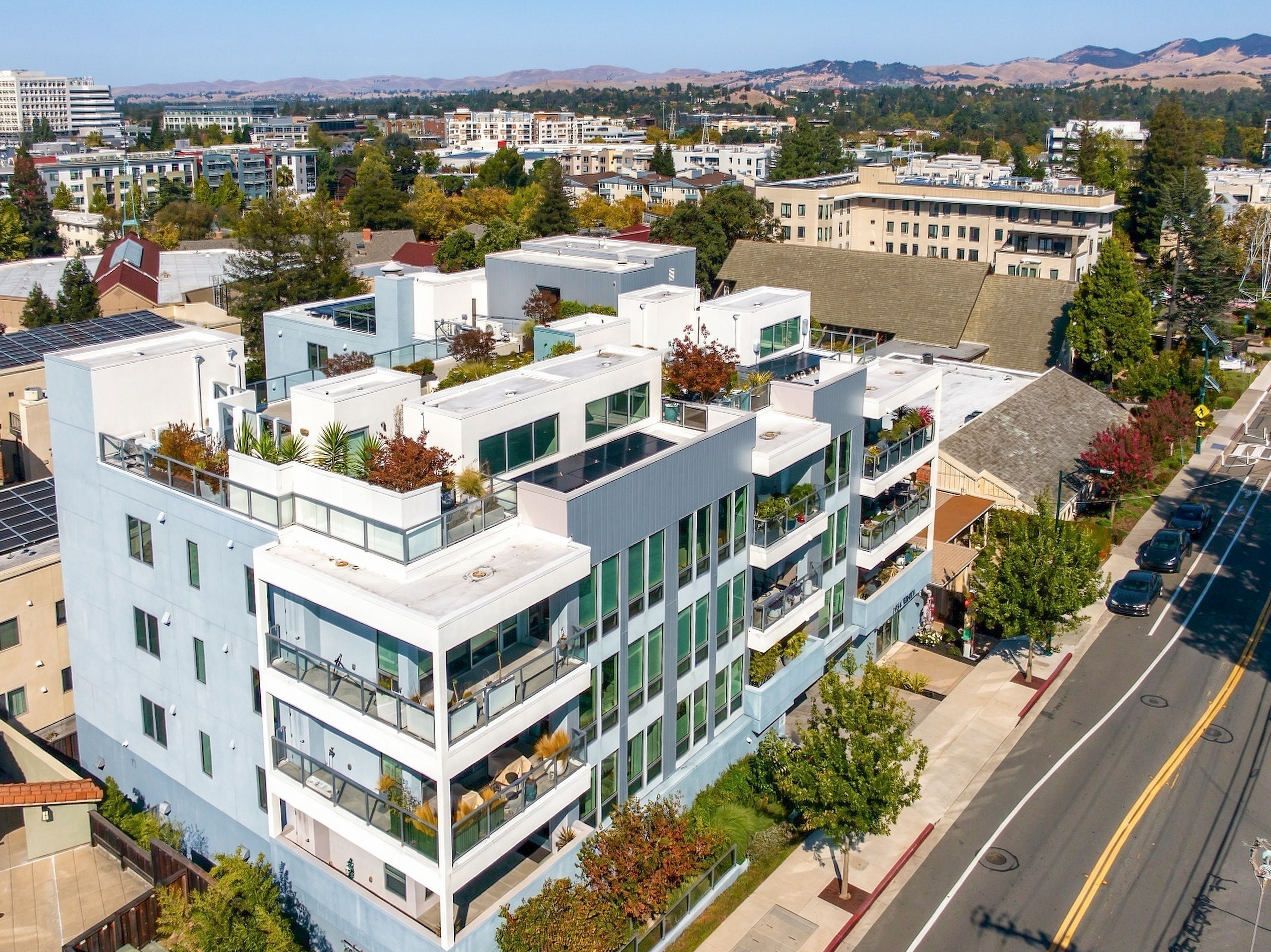  Penthouse Living Above Walnut Creek - 物件實景