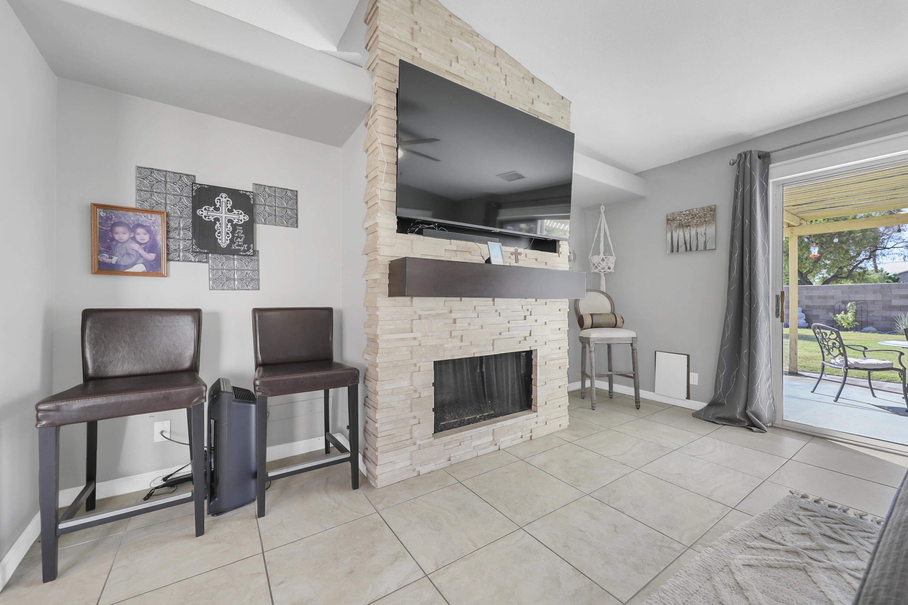 Indio, California, 92201, United States, 4 Bedrooms Bedrooms, ,3 BathroomsBathrooms,Residential,For Sale,1950105