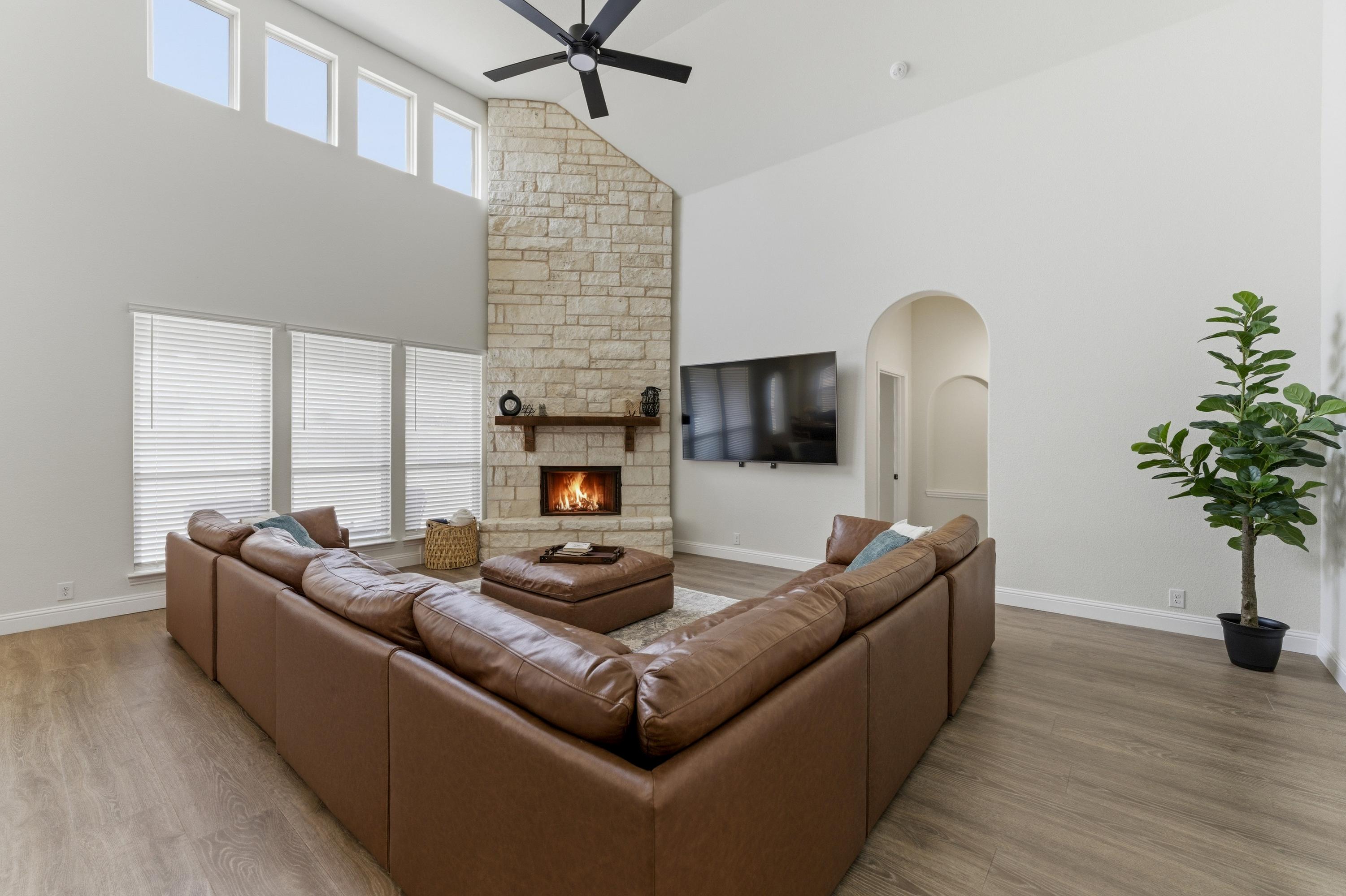  12504 Panther Creek Drive, Godley, TX, 76044 - 物件實景