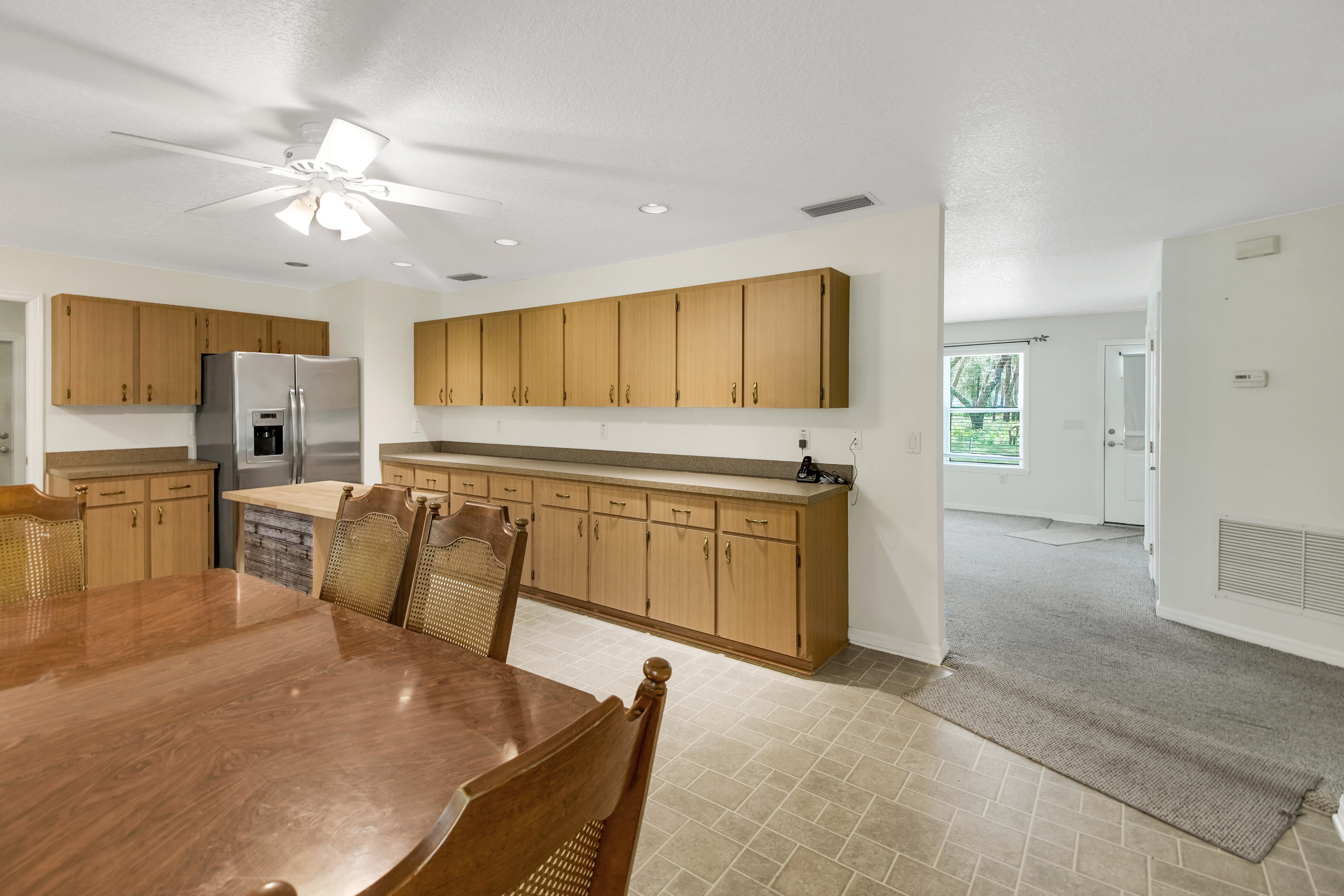 Lady Lake, Florida, 32159, United States, 6 Bedrooms Bedrooms, ,5 BathroomsBathrooms,Residential,For Sale,1921819