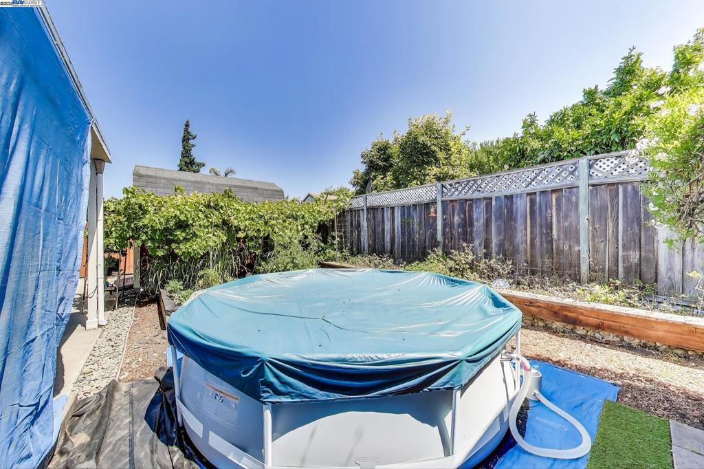 Hayward, California, 94544, United States, 3 Bedrooms Bedrooms, ,2 BathroomsBathrooms,Residential,For Sale,1938339