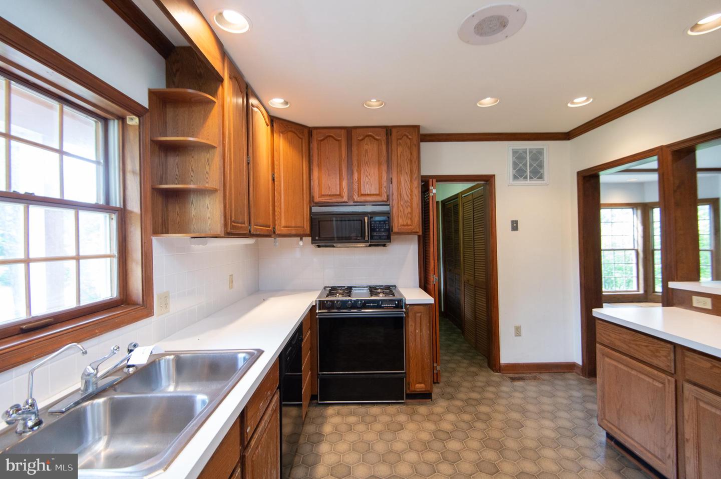 Royal Oak, Maryland, 21662, United States, 3 Bedrooms Bedrooms, ,4 BathroomsBathrooms,Residential,For Sale,1991591