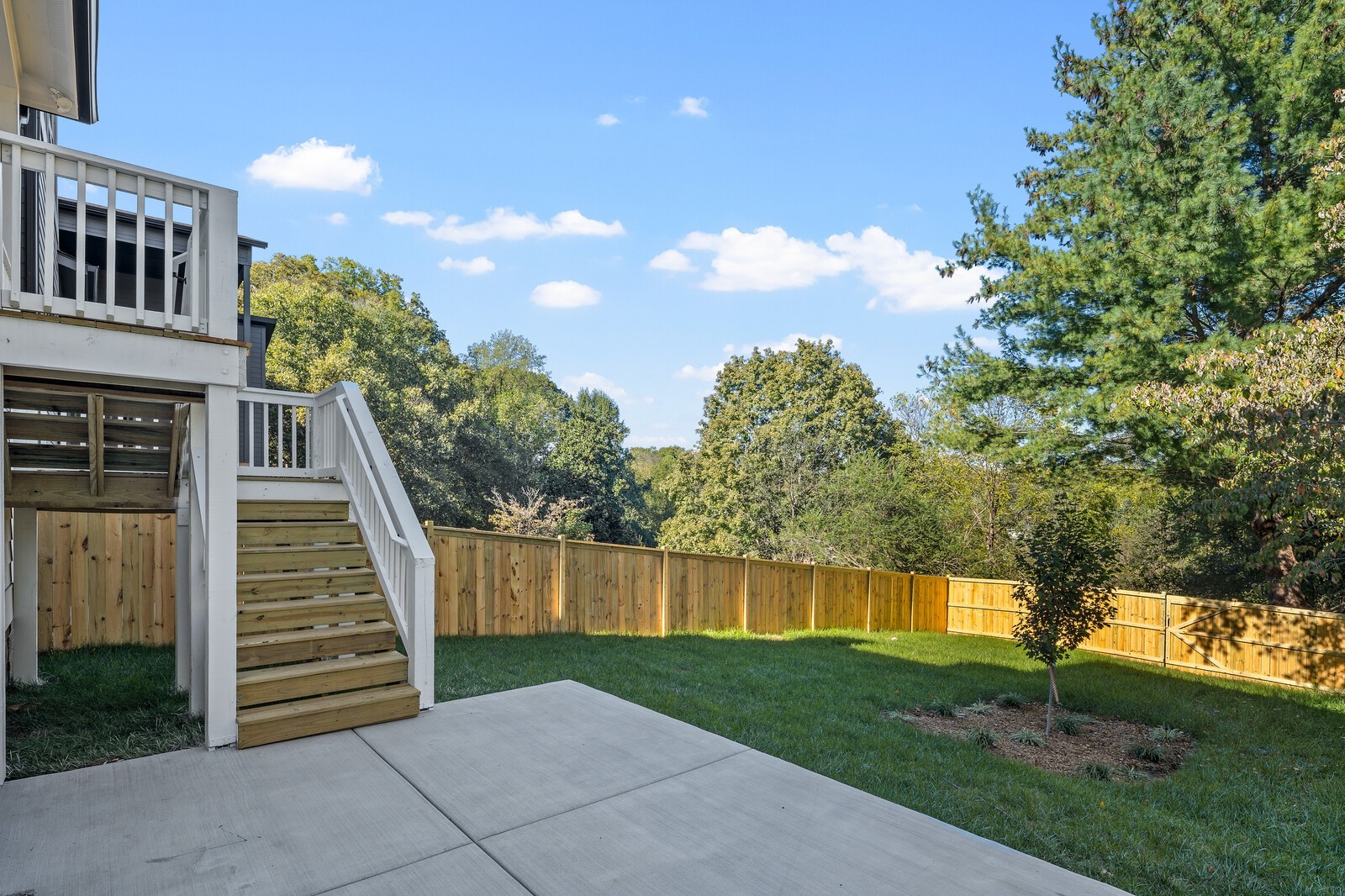 Nashville, Tennessee, 37206, United States, 4 Bedrooms Bedrooms, ,7 BathroomsBathrooms,Residential,For Sale,1989518