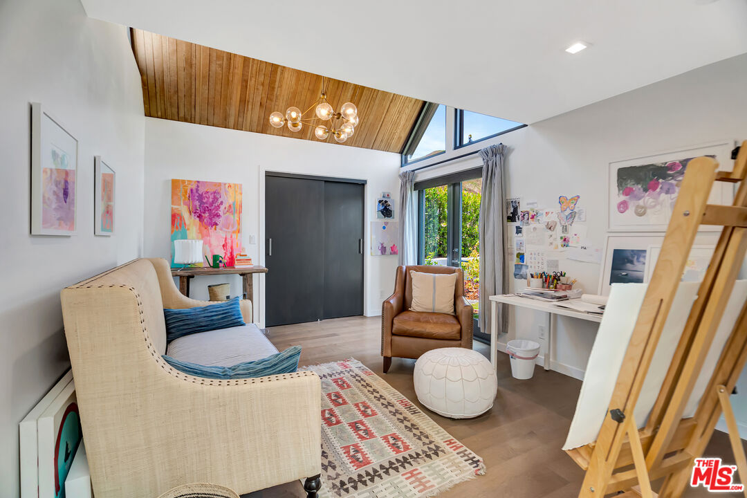 Malibu, California, 90265, United States, 4 Bedrooms Bedrooms, ,3 BathroomsBathrooms,Residential,For Sale,1925740