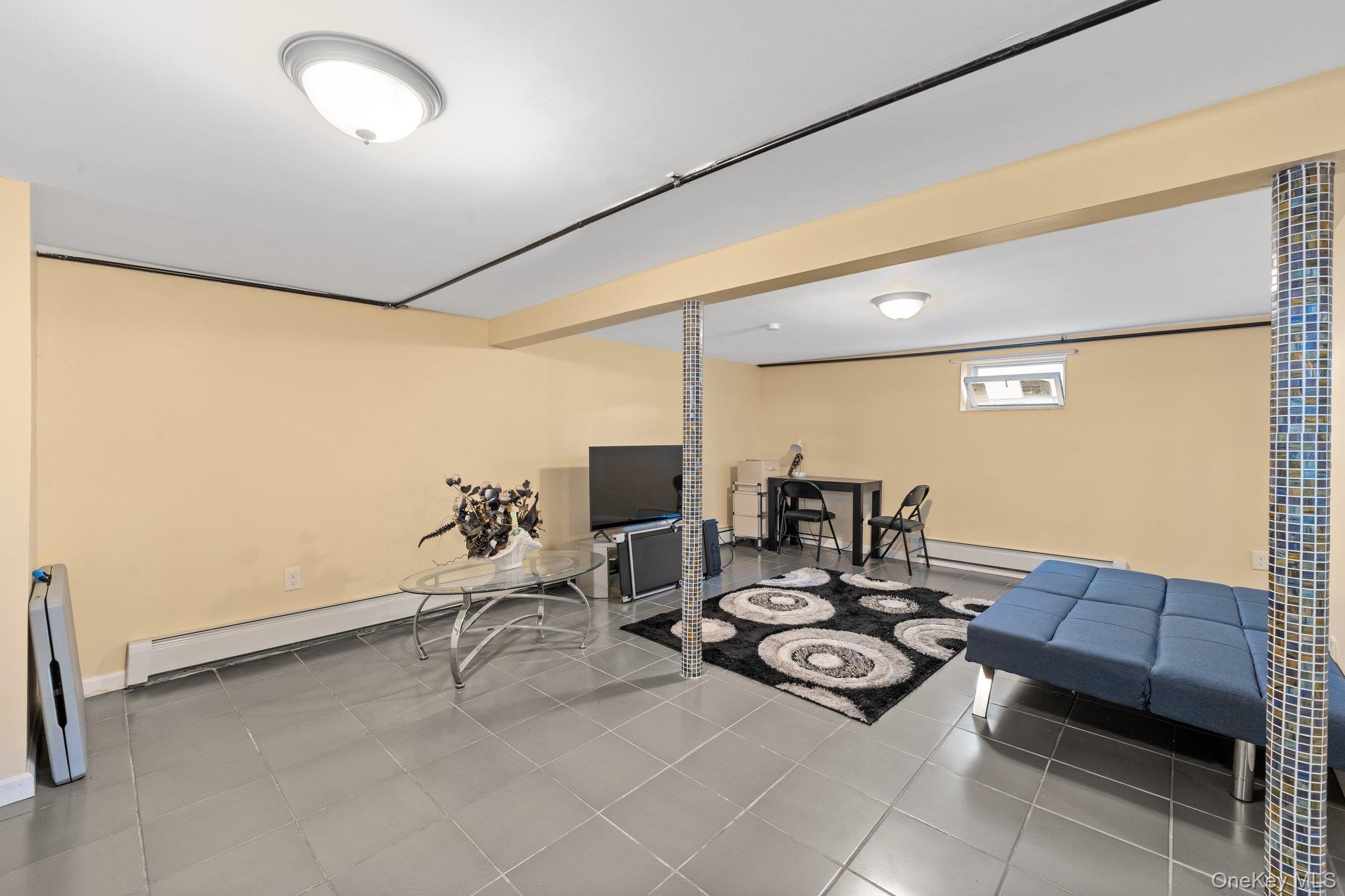 Freeport, New York, 11520, United States, 4 Bedrooms Bedrooms, ,2 BathroomsBathrooms,Residential,For Sale,1981047