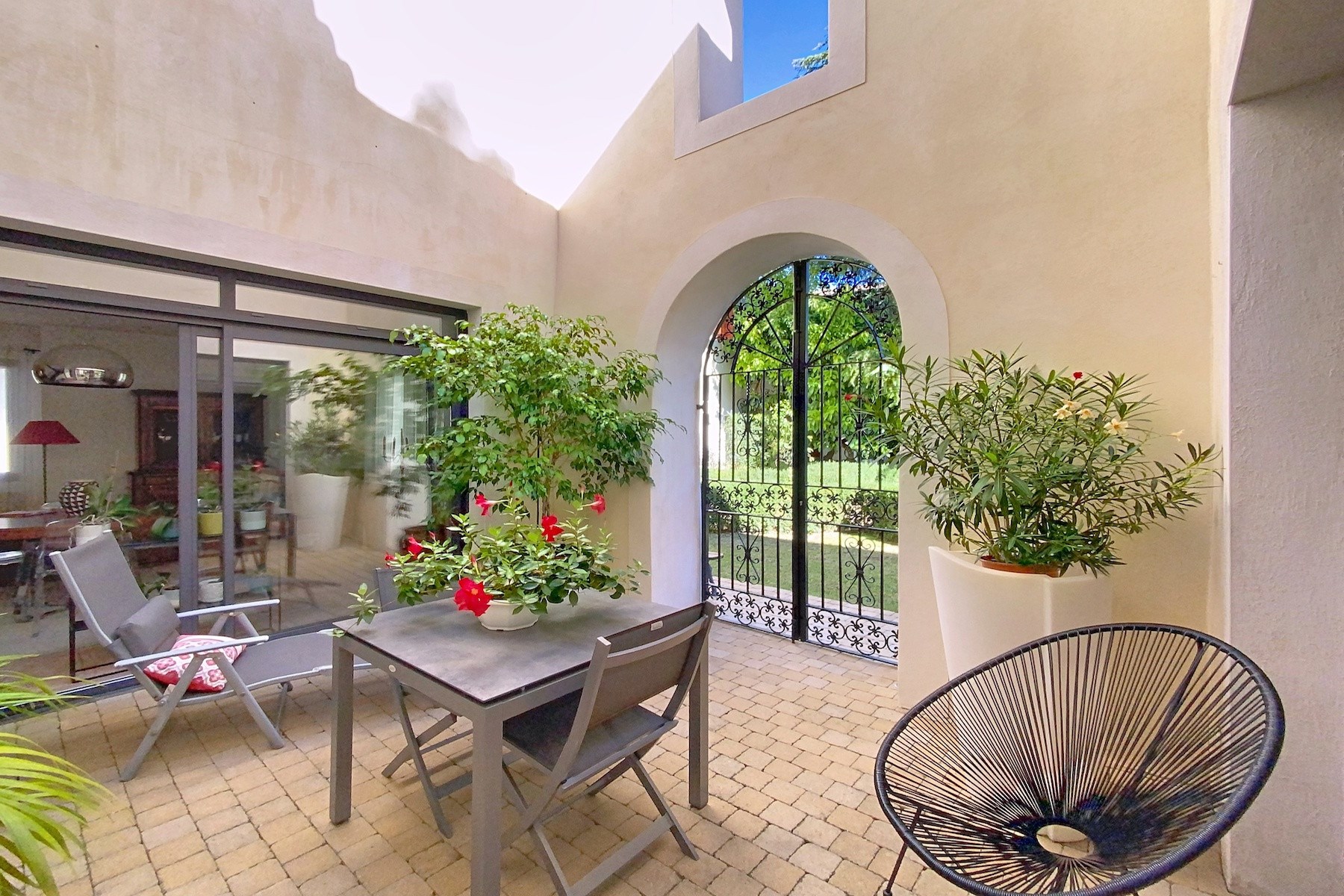  Nimes - Andalusian-Style Mas with Patio and Garden in a Private Park - 物件實景