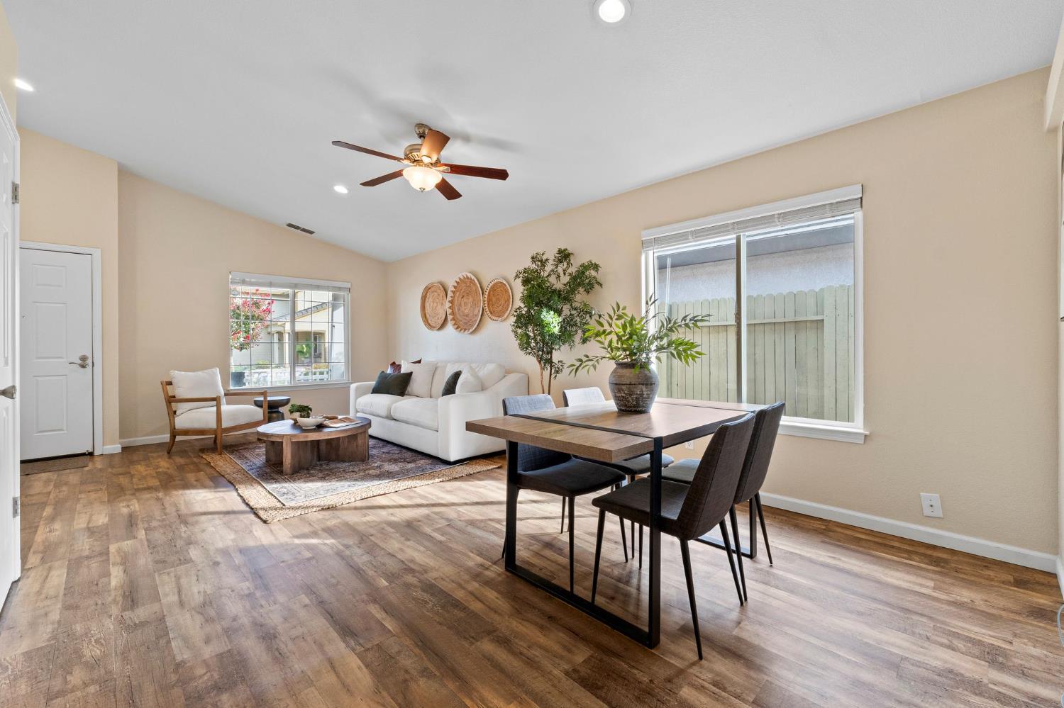 Rancho Cordova, California, 95670, United States, 3 Bedrooms Bedrooms, ,2 BathroomsBathrooms,Residential,For Sale,1900800