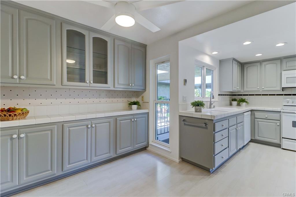 Laguna Woods, California, 92637, United States, 3 Bedrooms Bedrooms, ,Residential,For Sale,2012585