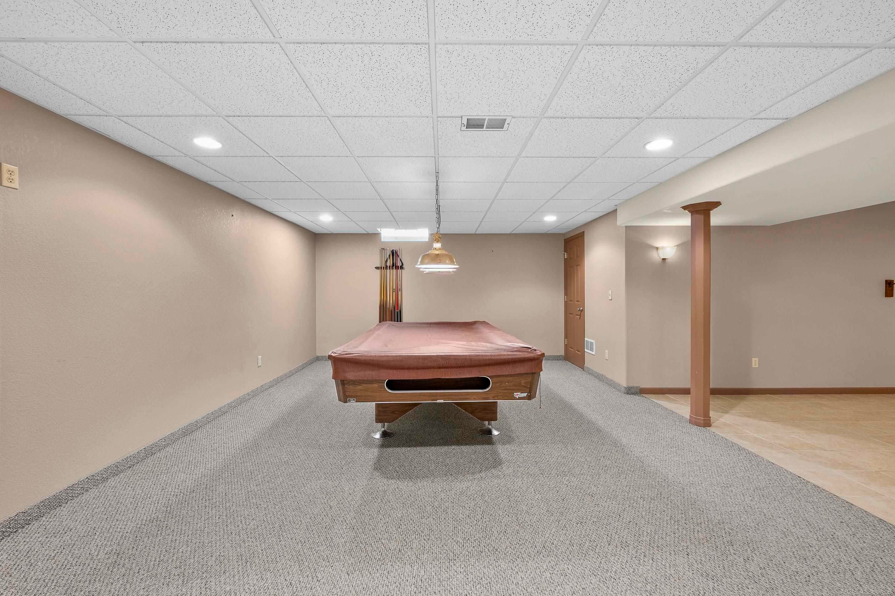 Shelby Twp, Michigan, 48315, United States, 4 Bedrooms Bedrooms, ,4 BathroomsBathrooms,Residential,For Sale,1987428