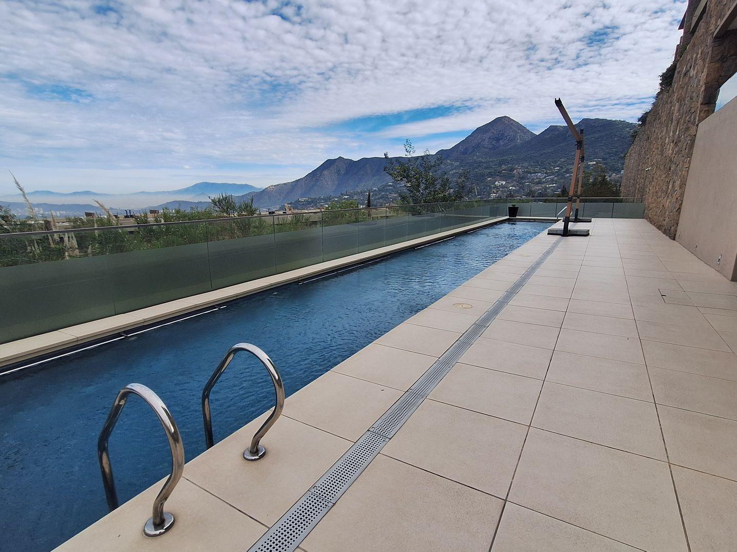 Vitacura, Chile, 4 Bedrooms Bedrooms, ,5 BathroomsBathrooms,Residential,For Sale,1837015