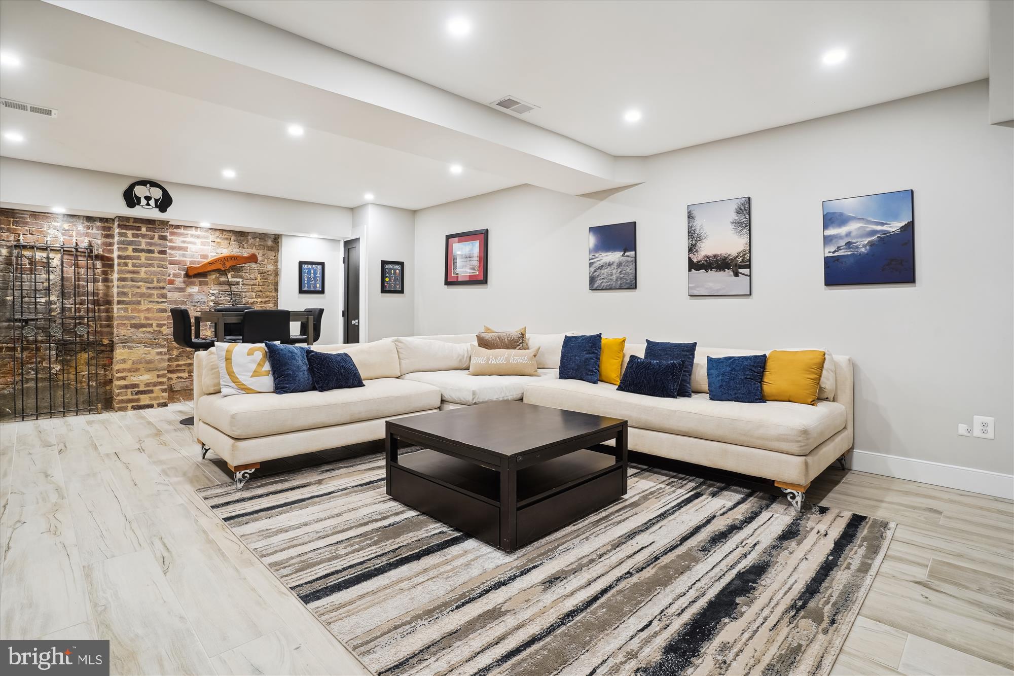 Alexandria, Virginia, 22314, United States, 3 Bedrooms Bedrooms, ,4 BathroomsBathrooms,Residential,For Sale,1936981