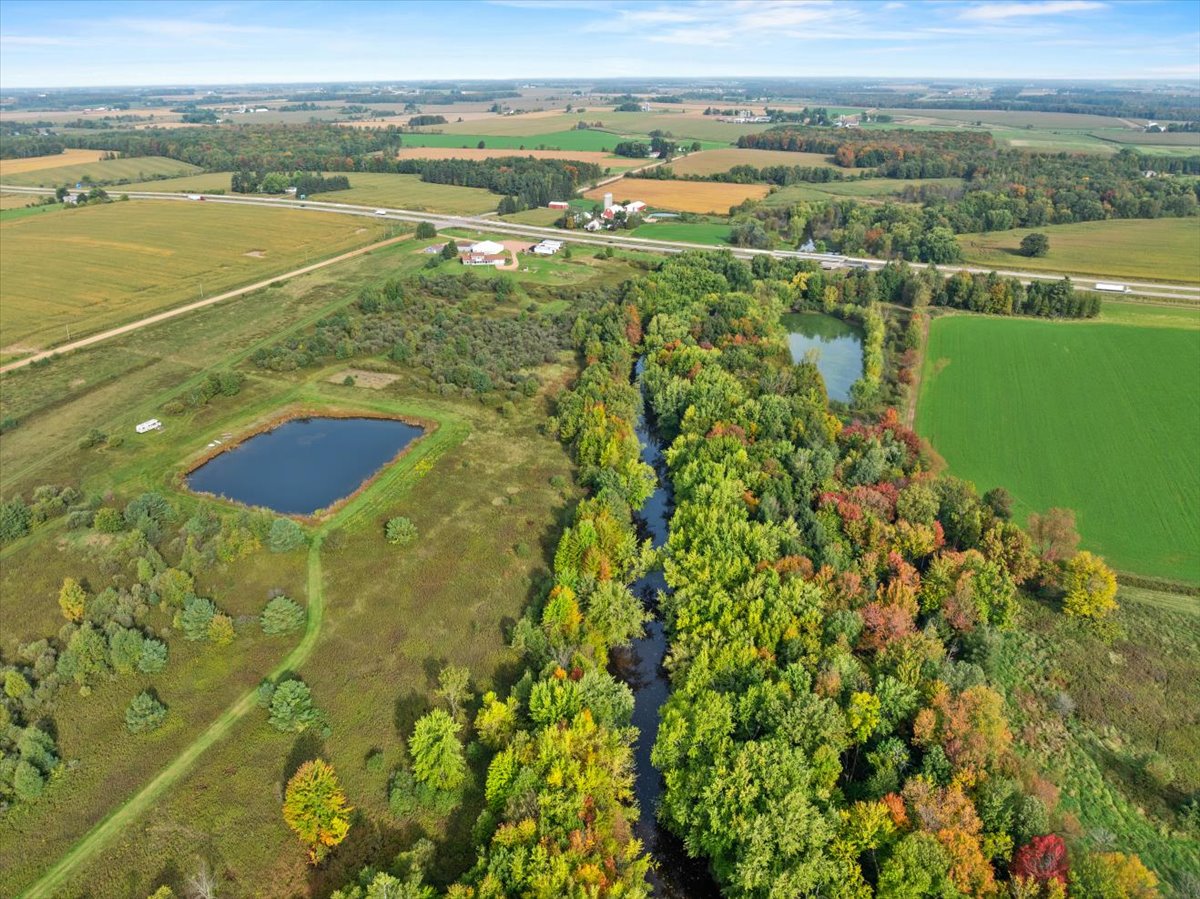Abbotsford, Wisconsin, 54405, United States, 4 Bedrooms Bedrooms, ,4 BathroomsBathrooms,Residential,For Sale,1977625