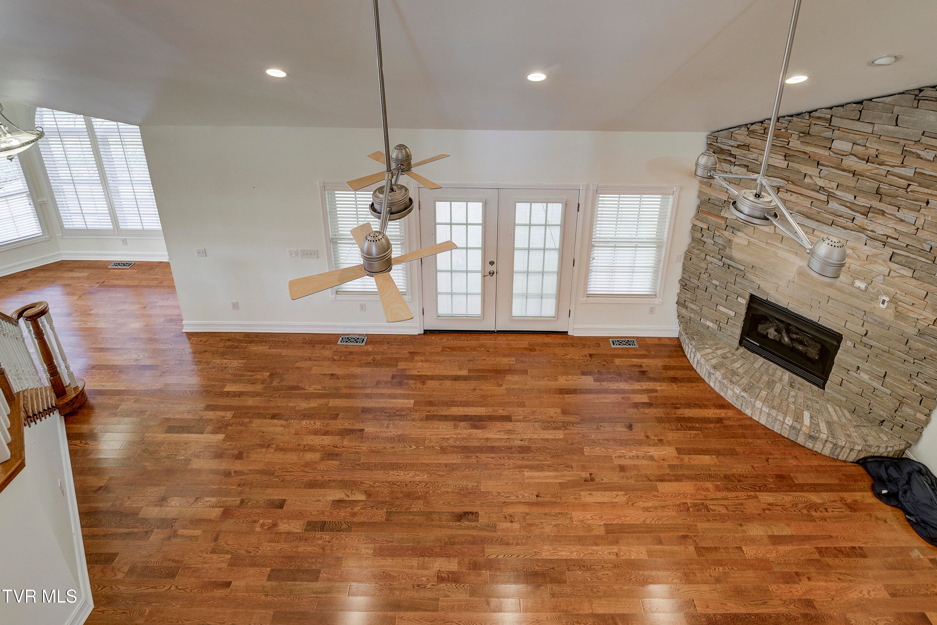 Bristol, Tennessee, 37620, United States, 4 Bedrooms Bedrooms, ,4 BathroomsBathrooms,Residential,For Sale,2001712