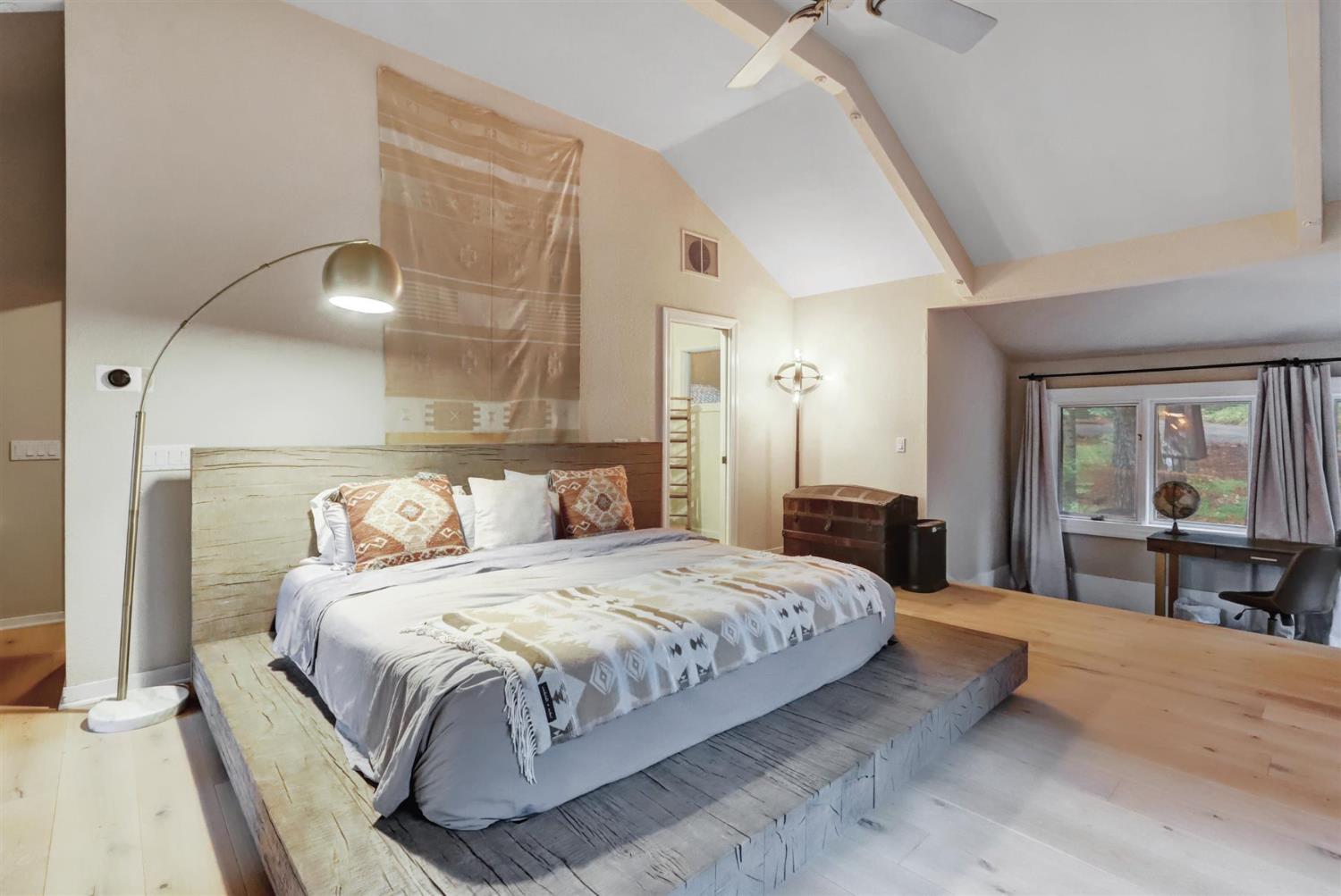 Nevada City, California, 95959, United States, 6 Bedrooms Bedrooms, ,5 BathroomsBathrooms,Residential,For Sale,1997761