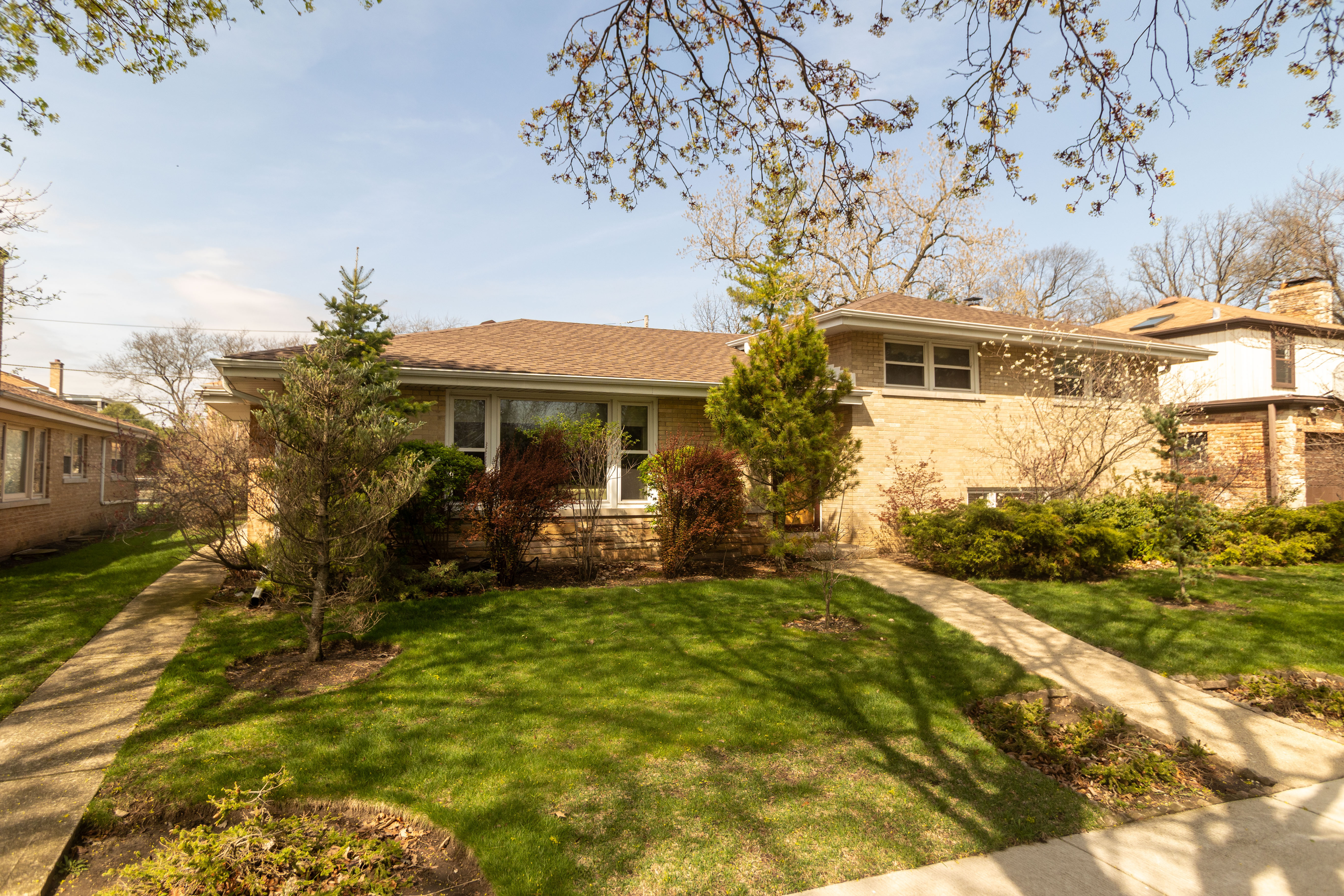  Split-level Home Offering Style, Space, and Modern Convenience - 物件實景