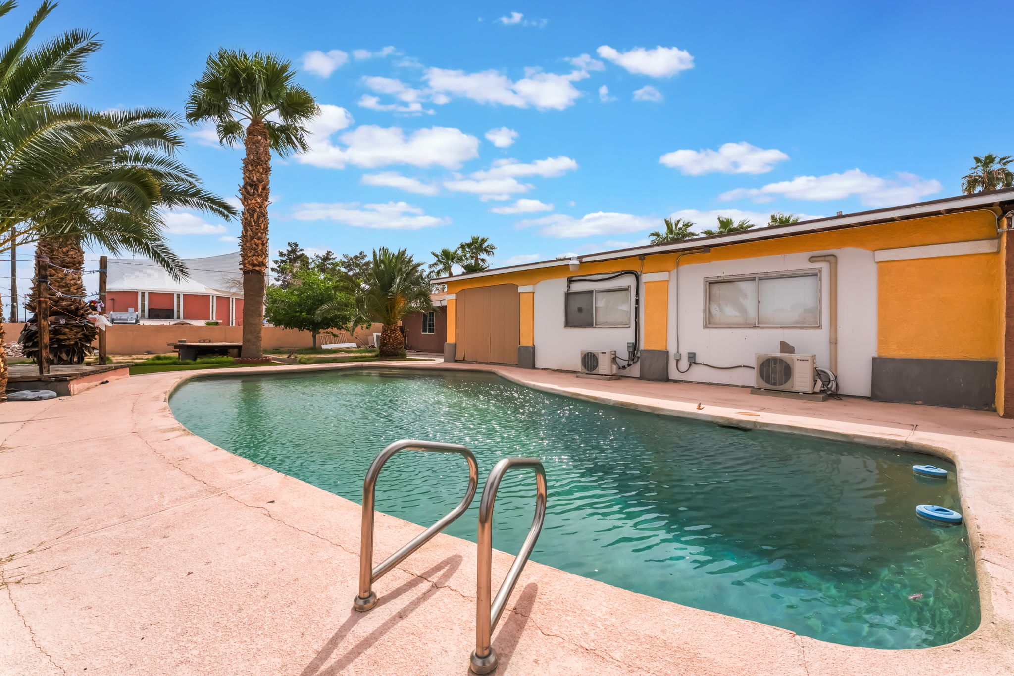 Las Vegas, Nevada, 89104, United States, 4 Bedrooms Bedrooms, ,2 BathroomsBathrooms,Residential,For Sale,1924151