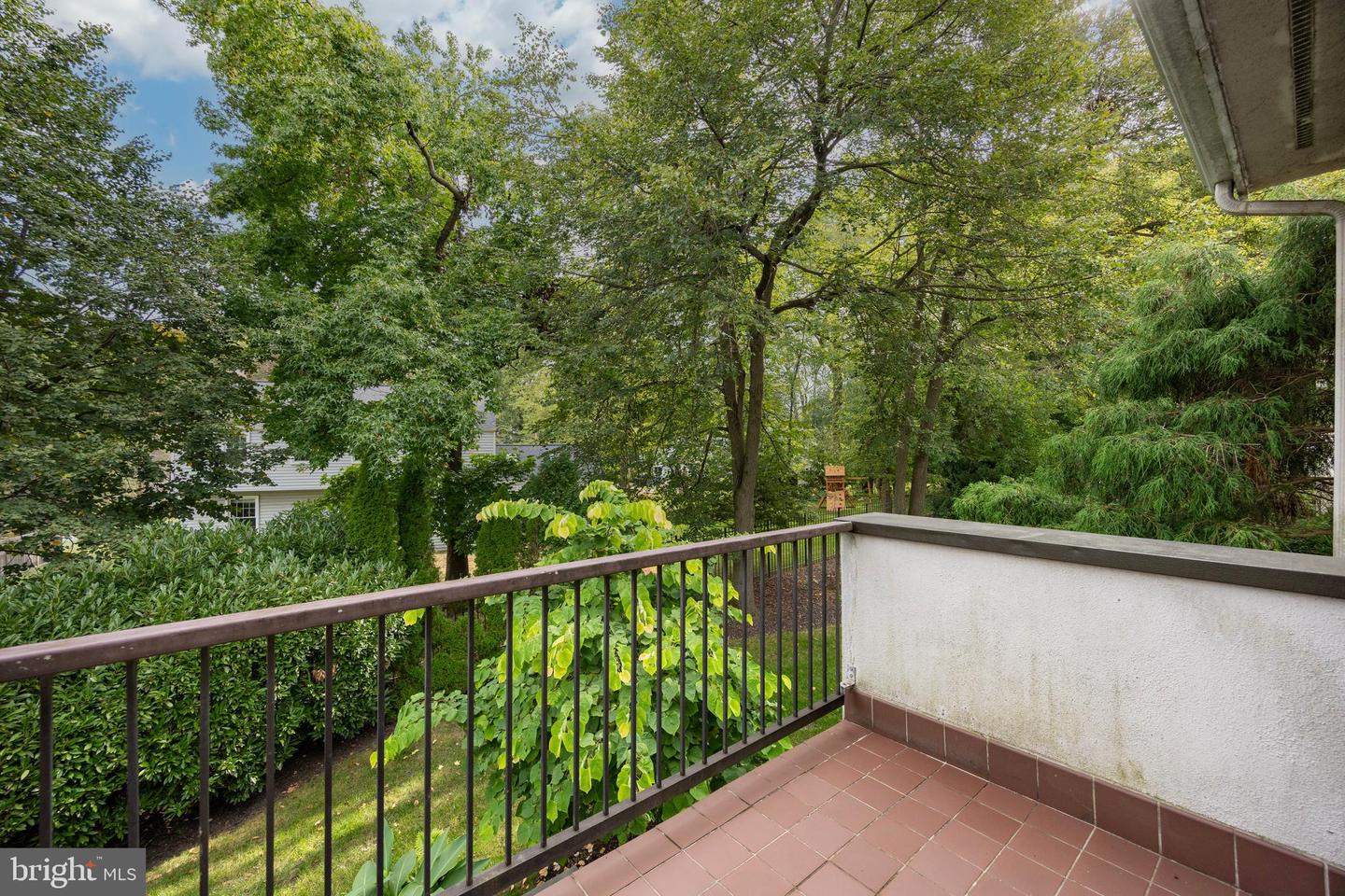 DEVON, Pennsylvania, 19333, United States, 2 Bedrooms Bedrooms, ,3 BathroomsBathrooms,Residential,For Sale,1980248