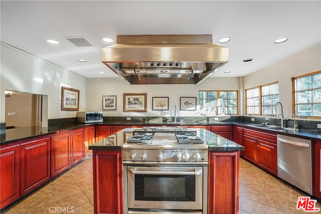 Calabasas, California, 91302, United States, 4 Bedrooms Bedrooms, ,4 BathroomsBathrooms,Residential,For Sale,2002110
