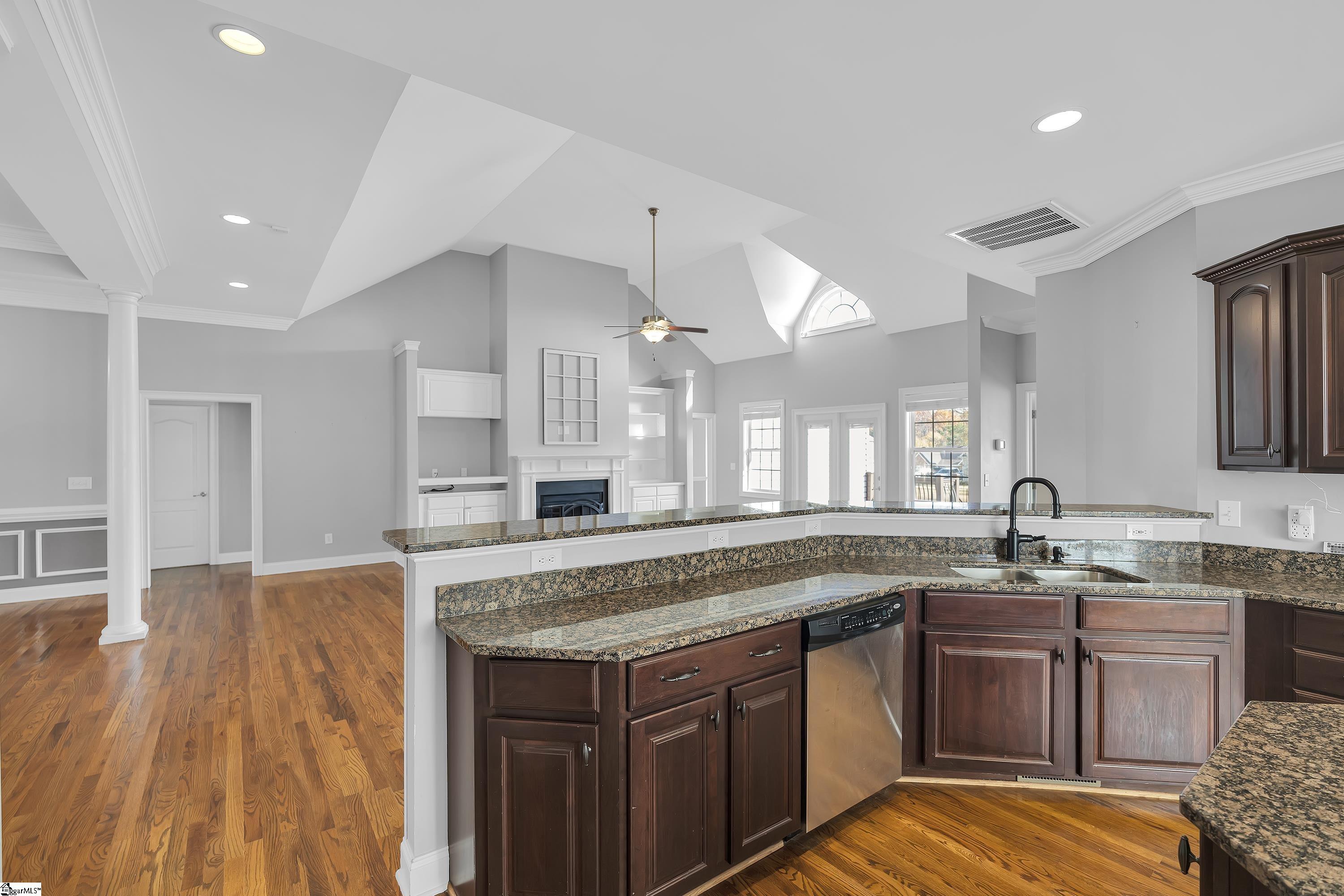 Greer, South Carolina, 29651, United States, 4 Bedrooms Bedrooms, ,4 BathroomsBathrooms,Residential,For Sale,1997137