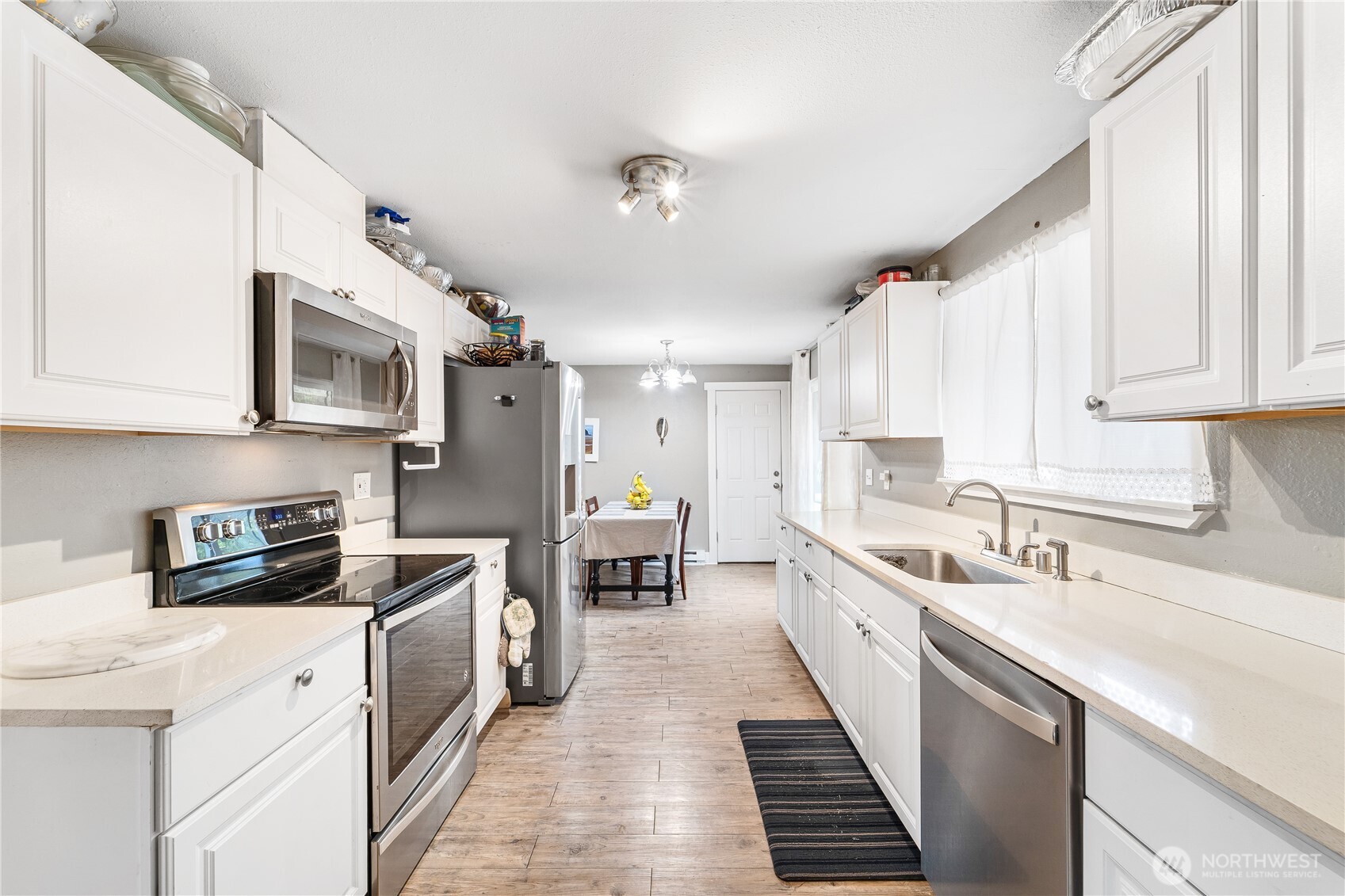 Lake Stevens, Washington, 98258, United States, 3 Bedrooms Bedrooms, ,1 BathroomBathrooms,Residential,For Sale,1981064