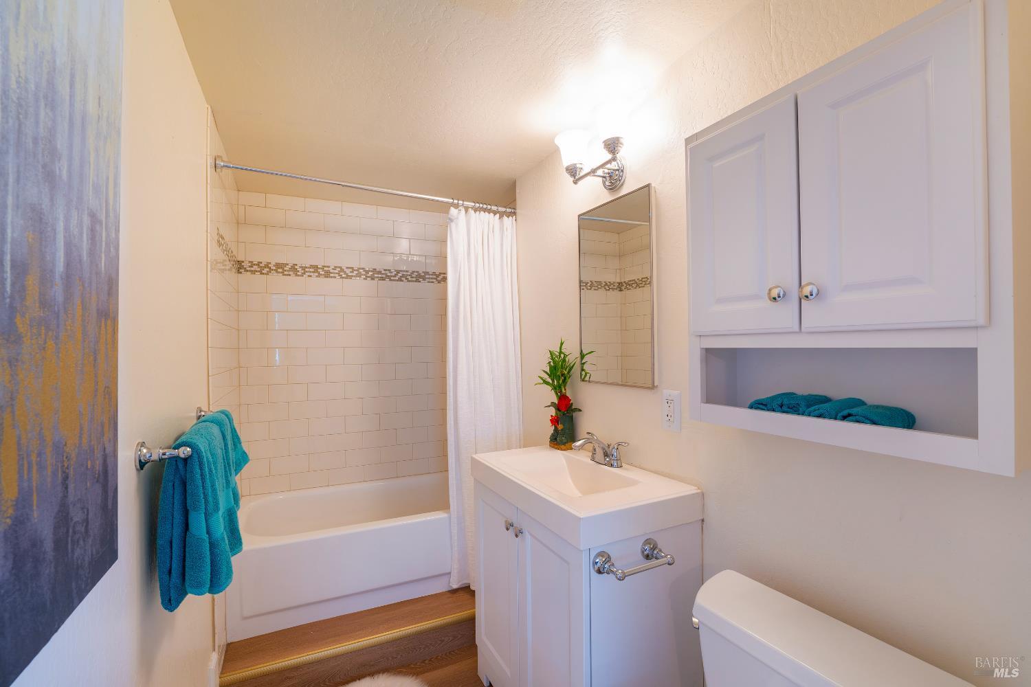 Santa Rosa, California, 95404, United States, 5 Bedrooms Bedrooms, ,4 BathroomsBathrooms,Residential,For Sale,1982692