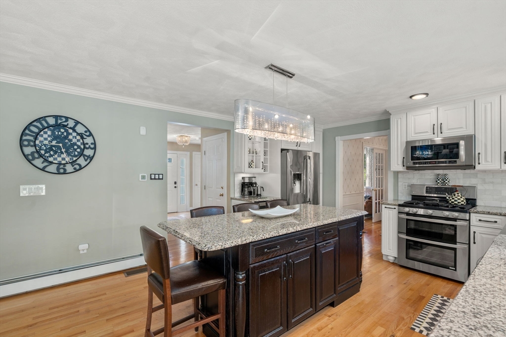 Lynnfield, Massachusetts, 01940, United States, 4 Bedrooms Bedrooms, ,3 BathroomsBathrooms,Residential,For Sale,1900631