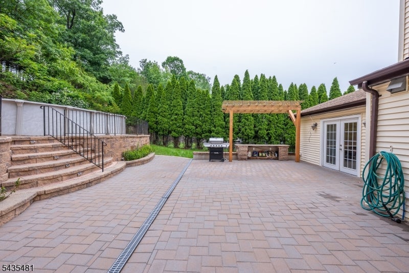 Wayne Twp., New Jersey, 07470, United States, 4 Bedrooms Bedrooms, ,3 BathroomsBathrooms,Residential,For Sale,2049437