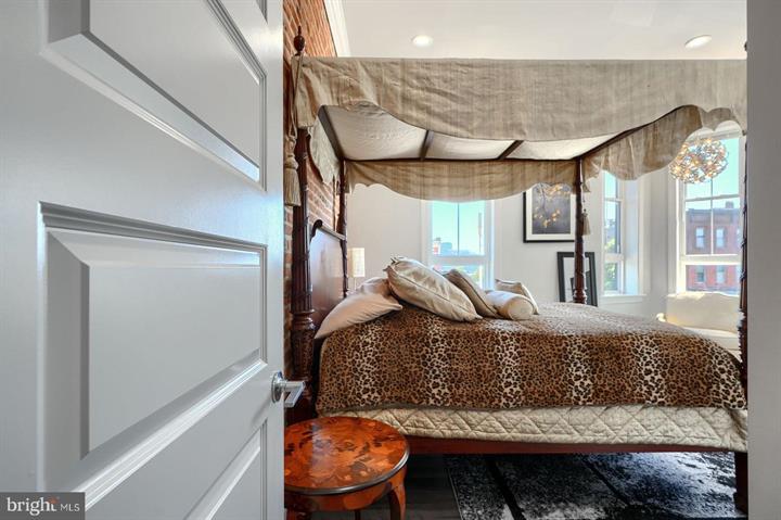 Baltimore, Maryland, 21230, United States, 5 Bedrooms Bedrooms, ,7 BathroomsBathrooms,Residential,For Sale,1920297