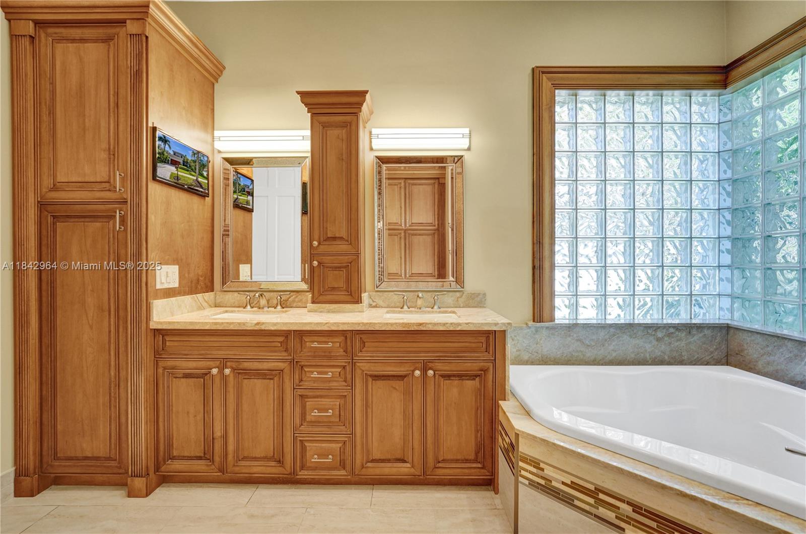 Weston, Florida, 33326, United States, 5 Bedrooms Bedrooms, ,4 BathroomsBathrooms,Residential,For Sale,1987523