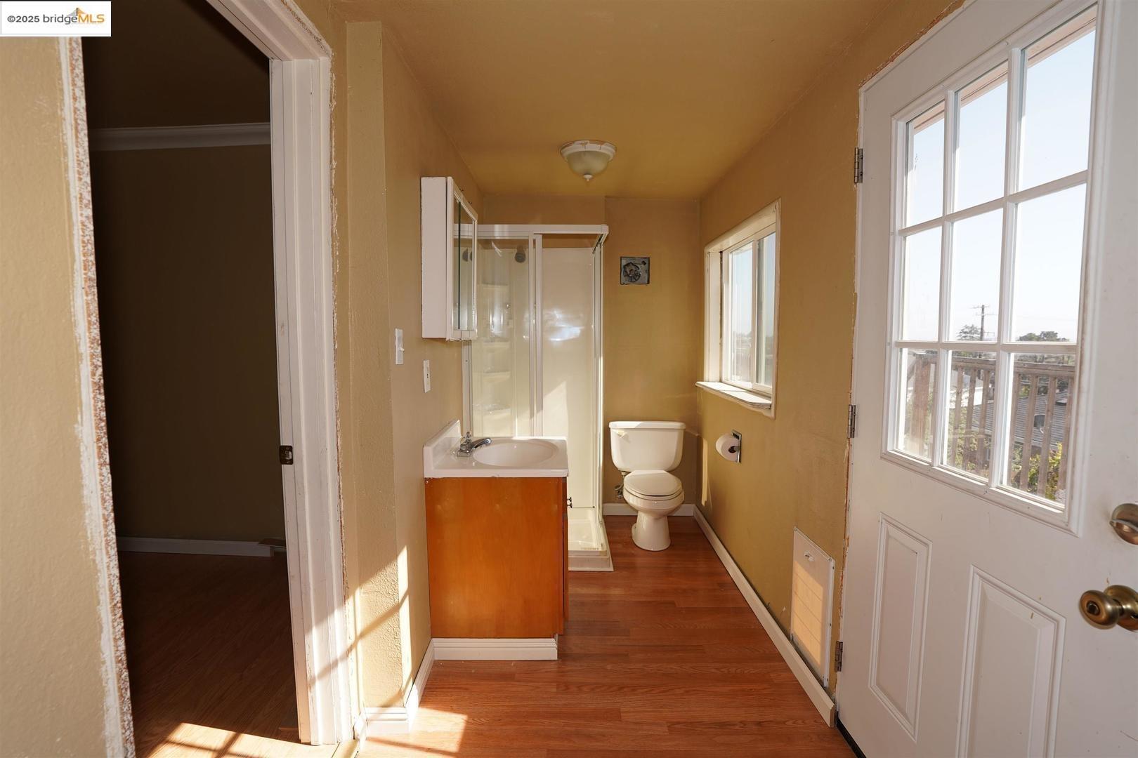 Richmond, California, 94805, United States, 5 Bedrooms Bedrooms, ,2 BathroomsBathrooms,Residential,For Sale,1895644