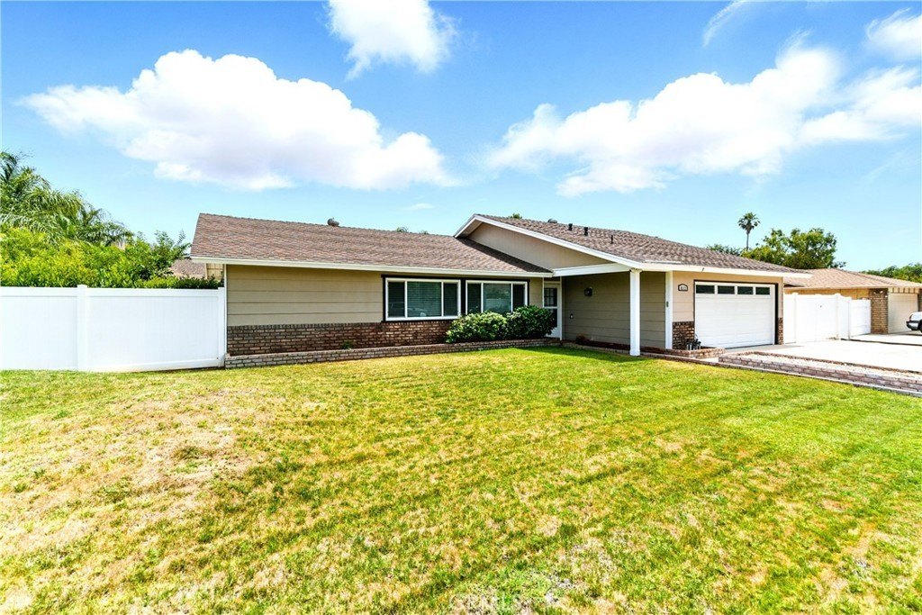 Jurupa Valley, California, 92509, United States, 4 Bedrooms Bedrooms, ,2 BathroomsBathrooms,Residential,For Sale,1873402