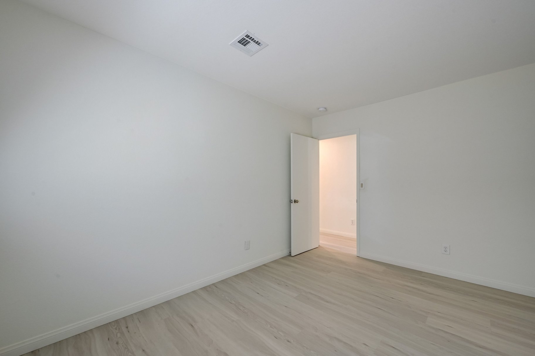  Newly Updated 3 Bed 2 Bath - 物件實景