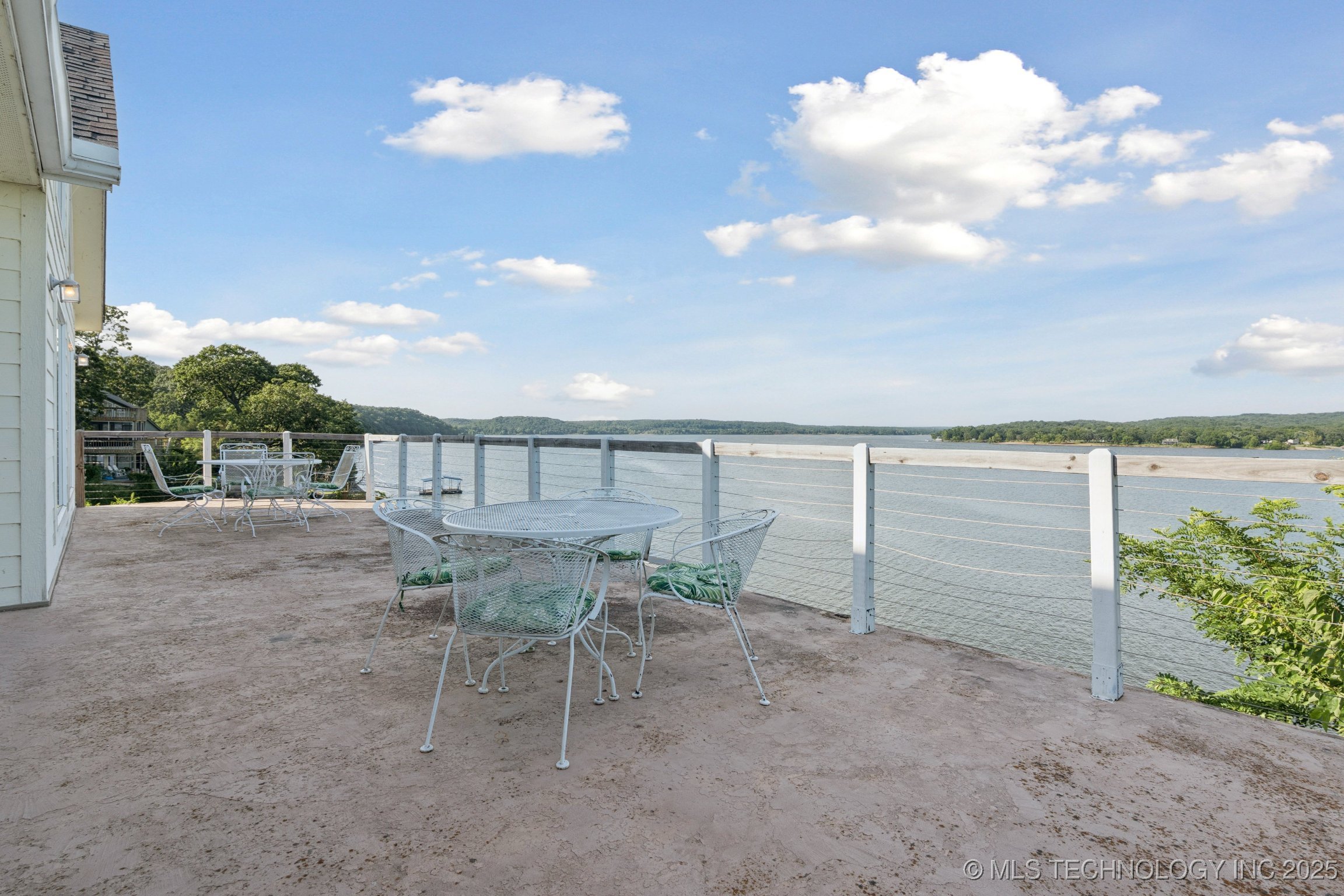 Grove, Oklahoma, 74344, United States, 3 Bedrooms Bedrooms, ,3 BathroomsBathrooms,Residential,For Sale,1900889