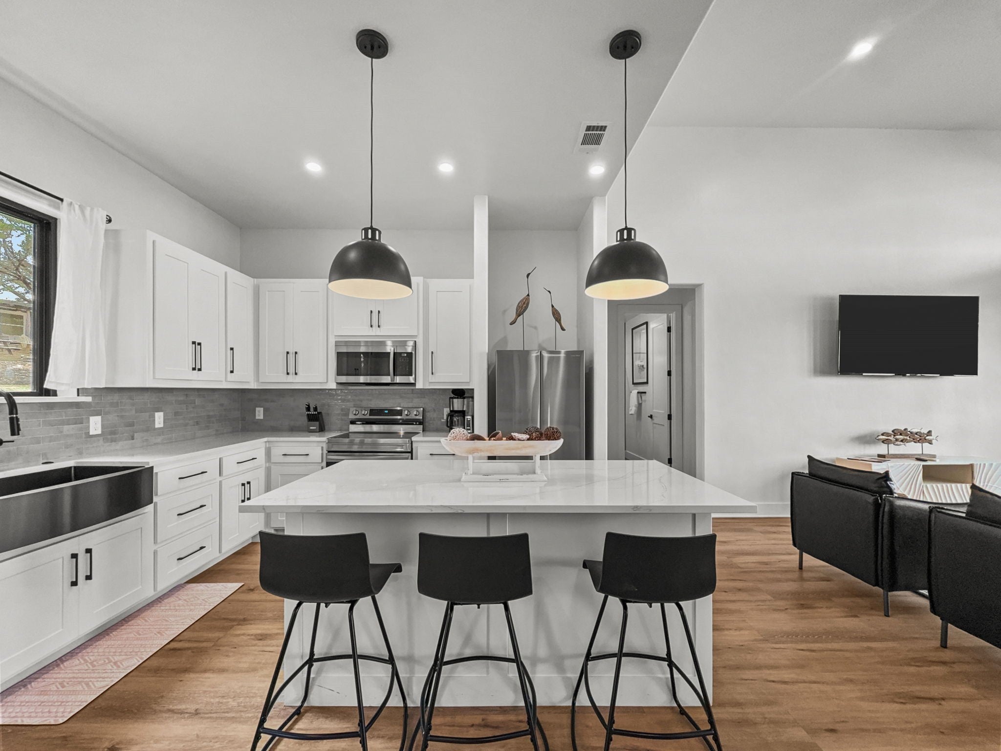 Graford, Texas, 76449, United States, 3 Bedrooms Bedrooms, ,2 BathroomsBathrooms,Residential,For Sale,1980181