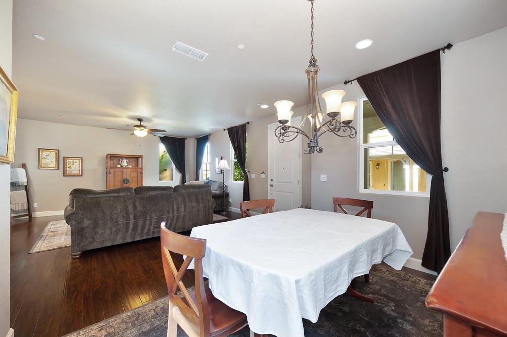 Folsom, California, 95630, United States, 2 Bedrooms Bedrooms, ,3 BathroomsBathrooms,Residential,For Sale,1917573
