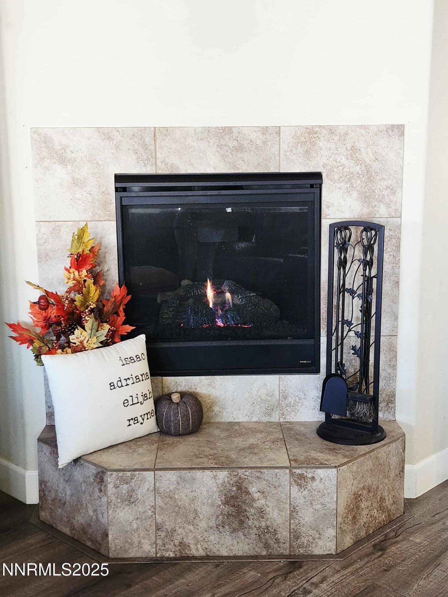 Dayton, Nevada, 89403, United States, 4 Bedrooms Bedrooms, ,3 BathroomsBathrooms,Residential,For Sale,1989070