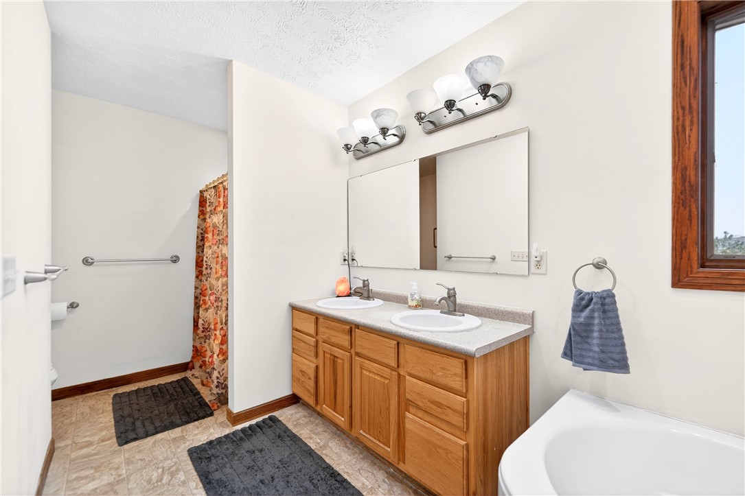 West Alexander, Pennsylvania, 15376, United States, 4 Bedrooms Bedrooms, ,3 BathroomsBathrooms,Residential,For Sale,2018318