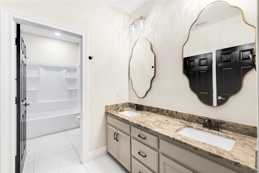 Corpus Christi, Texas, 78414, United States, 5 Bedrooms Bedrooms, ,5 BathroomsBathrooms,Residential,For Sale,1934691