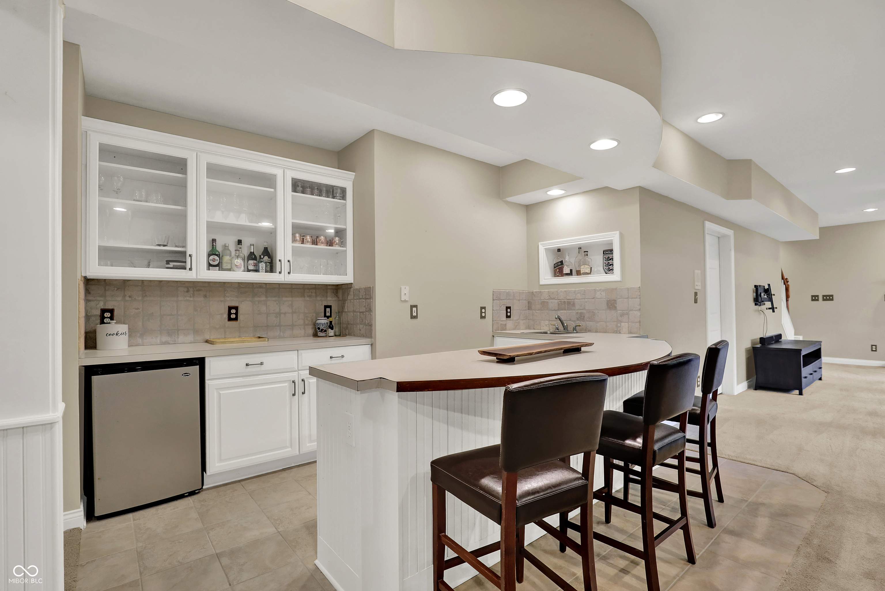 Zionsville, Indiana, 46077, United States, 5 Bedrooms Bedrooms, ,5 BathroomsBathrooms,Residential,For Sale,1978641