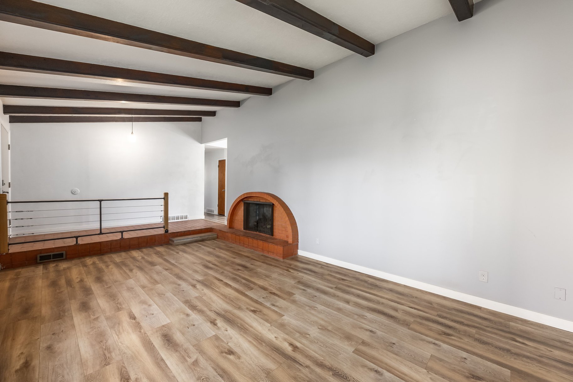  Rare Commercial Property - 物件實景