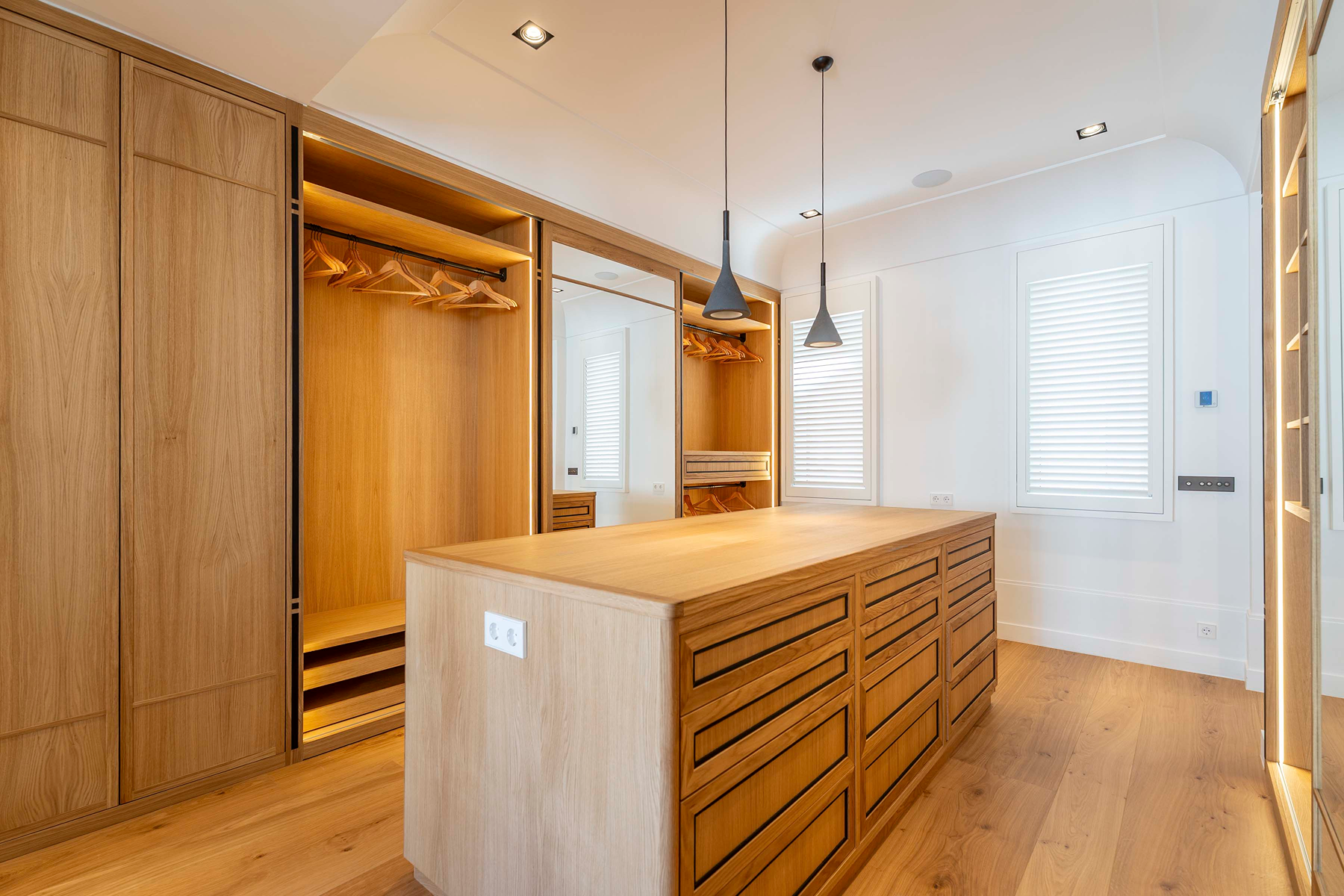  Exclusive 4th floor with garage and designer renovation in Justicia. Madrid - 物件實景