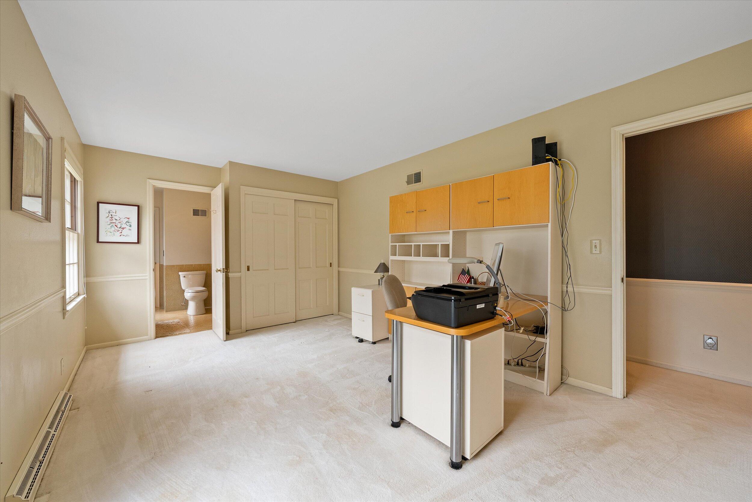 Mequon, Wisconsin, 53097, United States, 5 Bedrooms Bedrooms, ,5 BathroomsBathrooms,Residential,For Sale,1907648