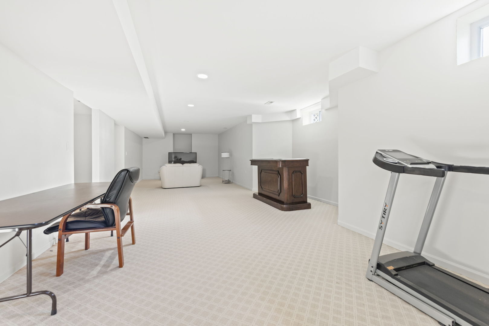 Lincolnshire, Illinois, 60069, United States, 4 Bedrooms Bedrooms, ,4 BathroomsBathrooms,Residential,For Sale,1877536