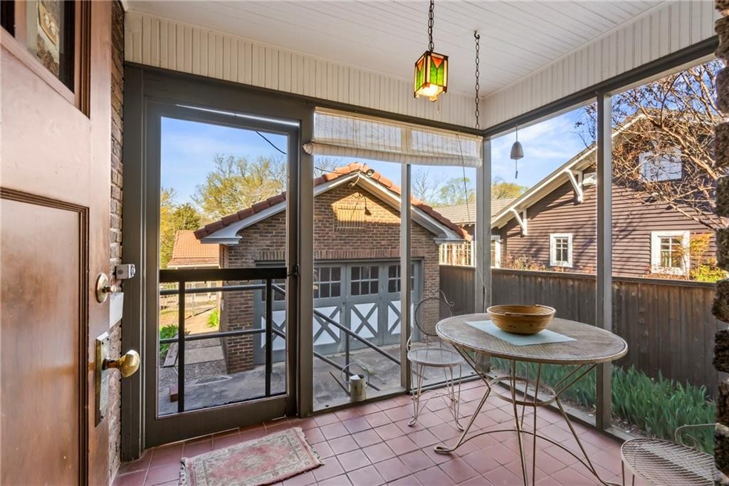 Siloam Springs, Arkansas, 72761, United States, 5 Bedrooms Bedrooms, ,3 BathroomsBathrooms,Residential,For Sale,1984286